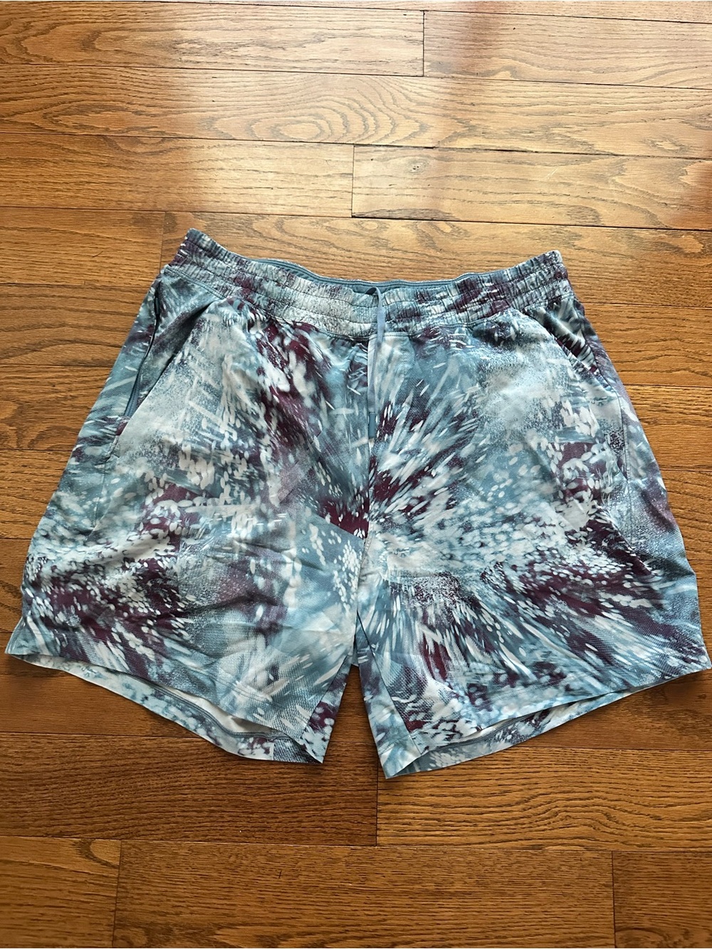 Lululemon Men’s Blue Tie Dye Pace Breaker Shorts 7” Unlined Running Large